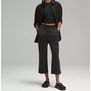 Lululemon Softstreme High-Rise Straight-Leg Cropped Pant